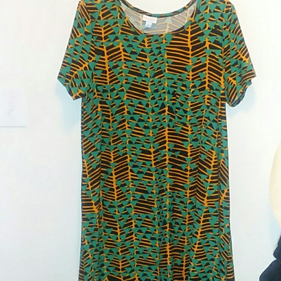 Lularoe Carly - Picture 1 of 3